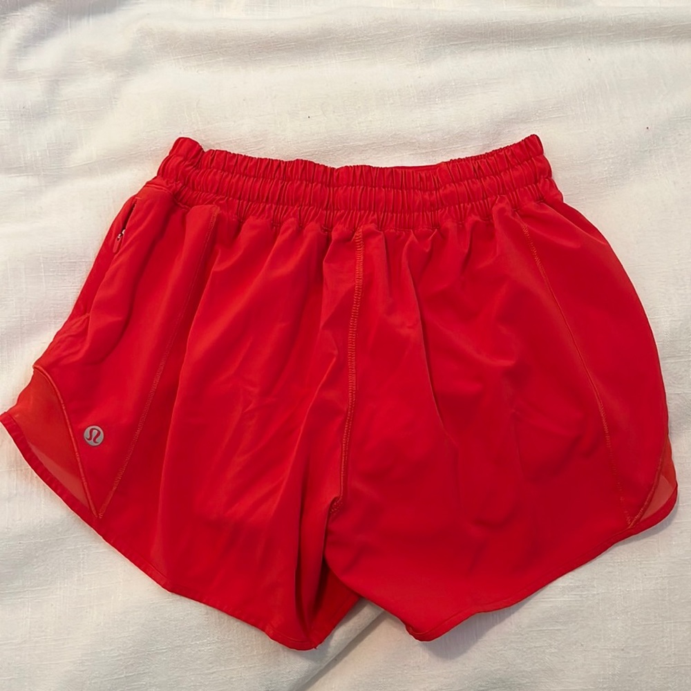 Lululemon Hotty Hot High-Rise Lined Short 2.5"